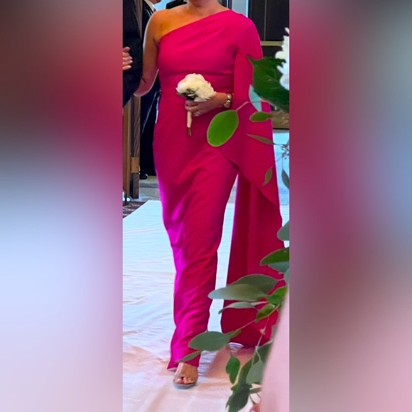 TERI JON GOWN - Picture 1 of 5